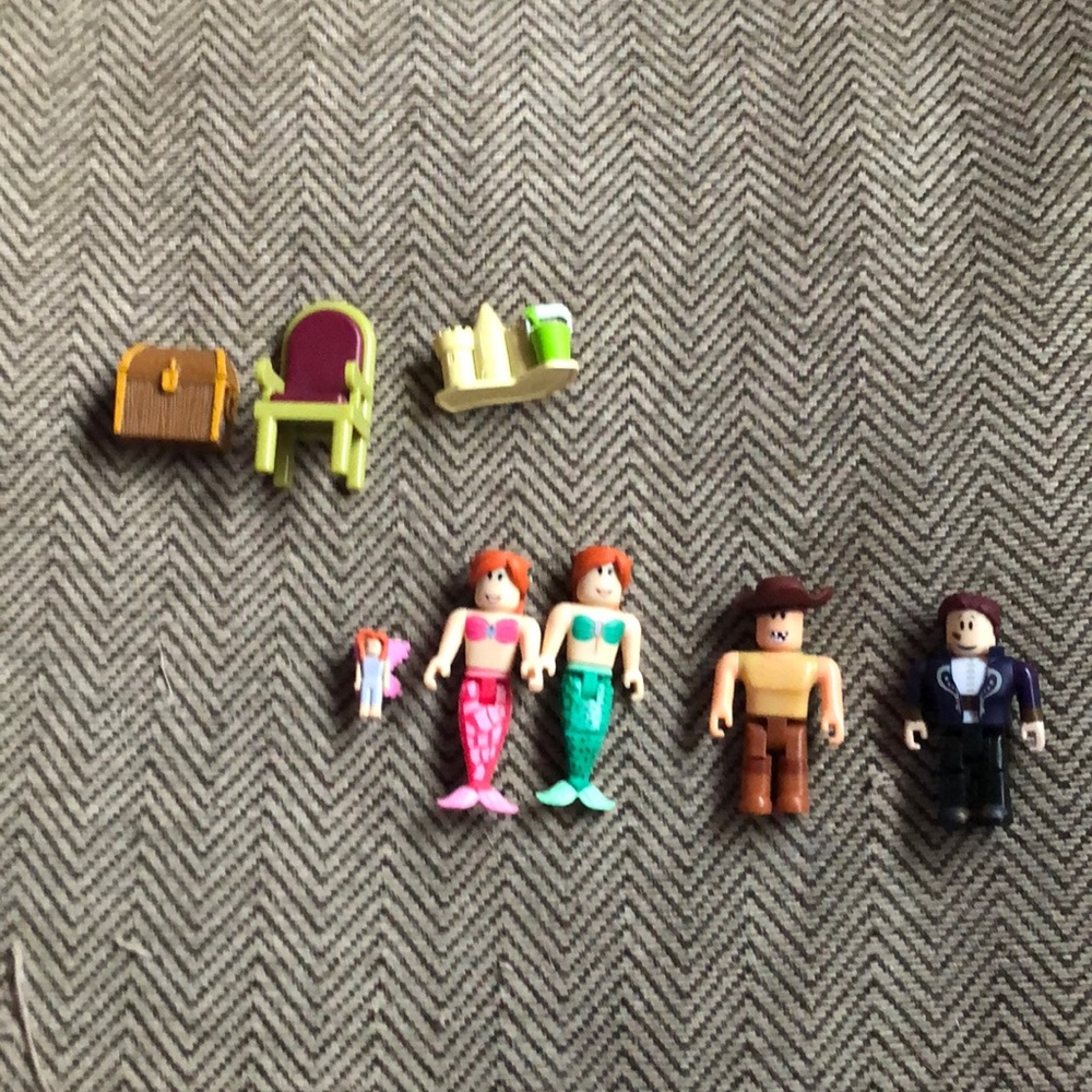 Roblox figures